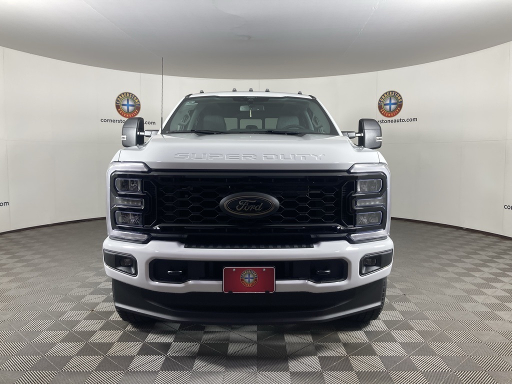 2025 Ford F-350 photo 2