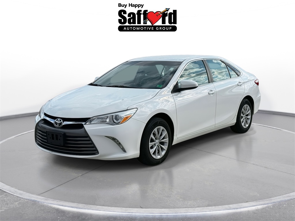 2017 Toyota Camry LE's photo