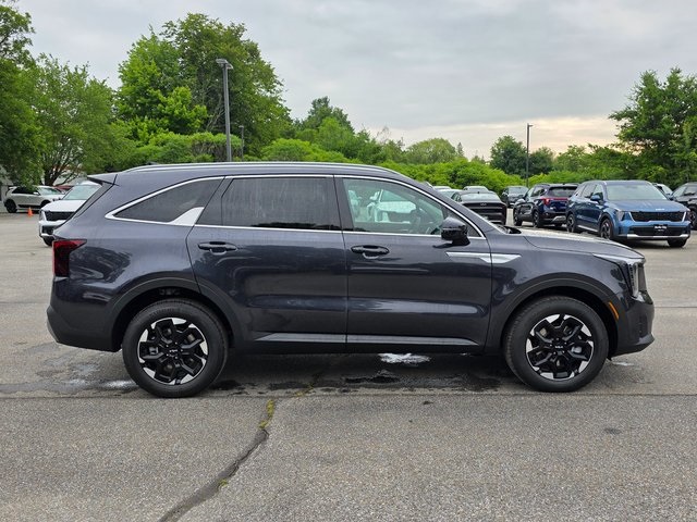 2025 Kia Sorento S photo 3