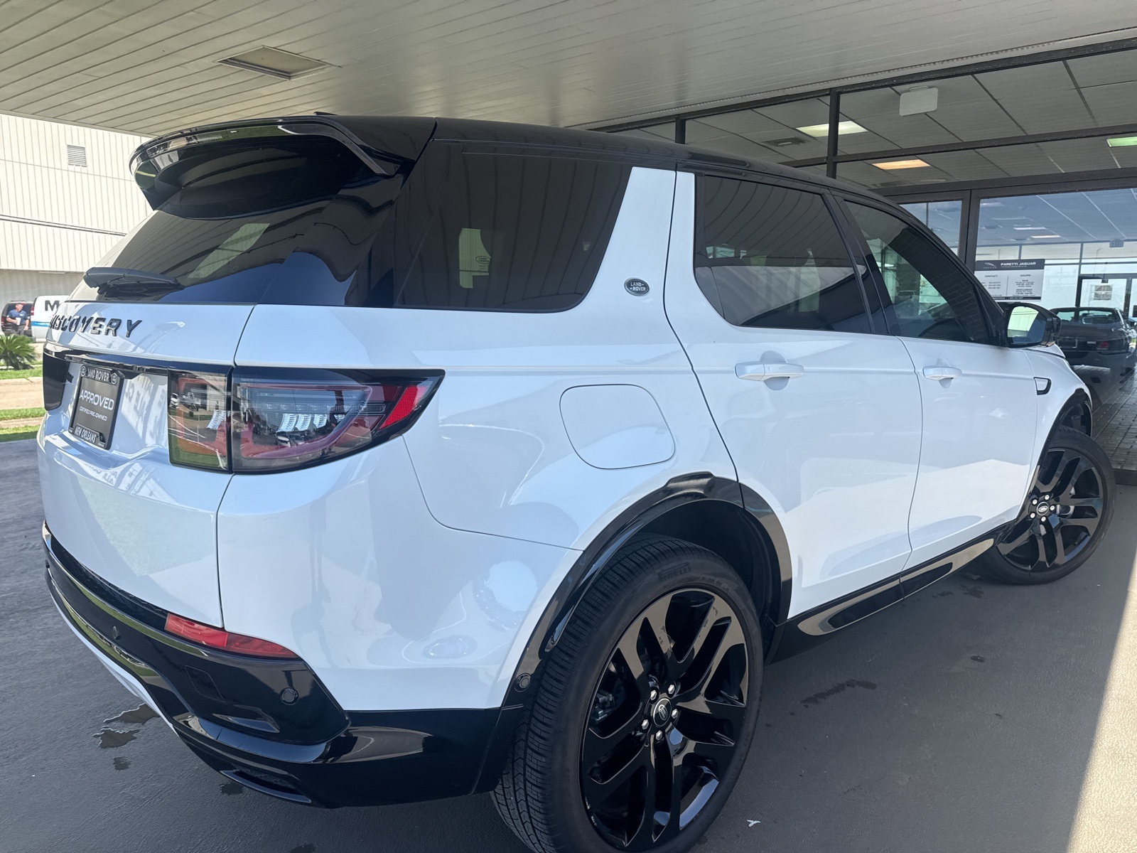 2024 Land Rover Discovery Sport SE photo 5