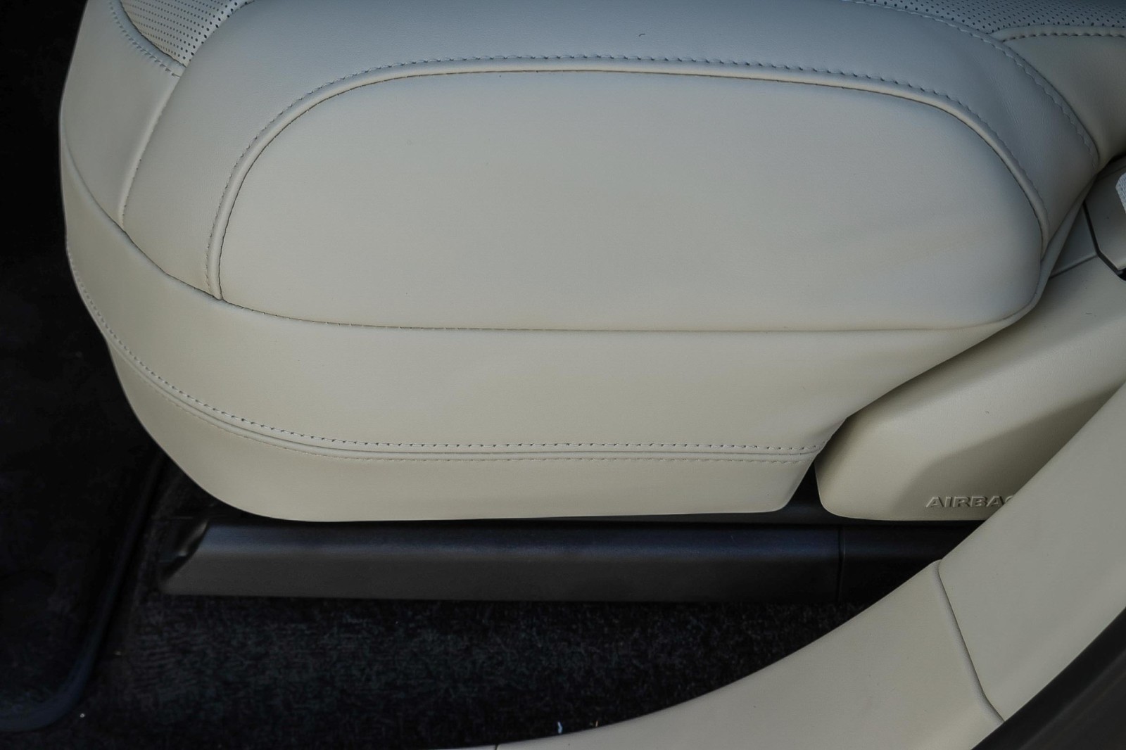 2025 Land Rover Range Rover SE photo 20