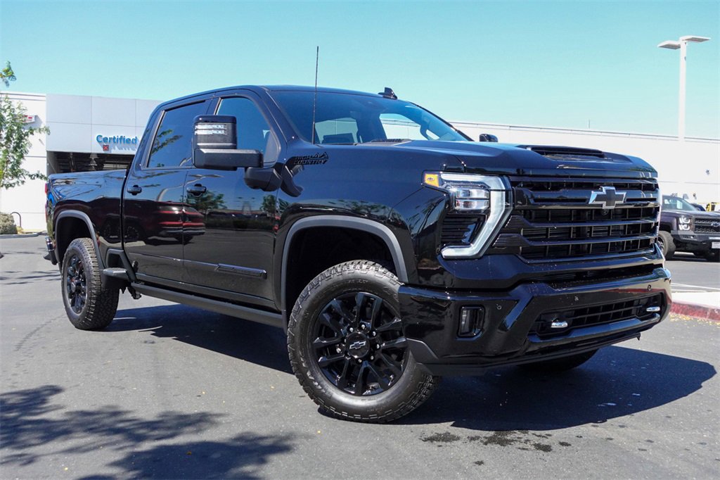 2025 Chevrolet Silverado 2500HD High Country photo 2
