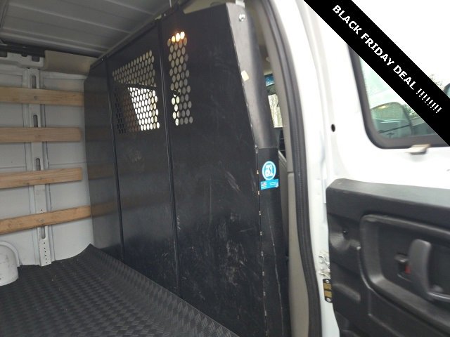 2024 Gmc Savana Cargo 2500 photo 3