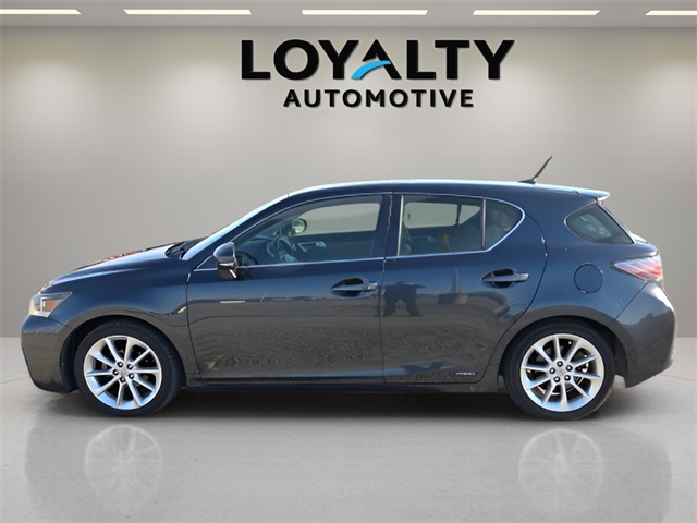 2011 Lexus CT 200h photo 2