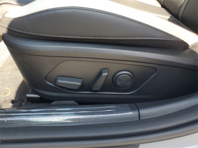 2025 Kia K5 GT-Line photo 12