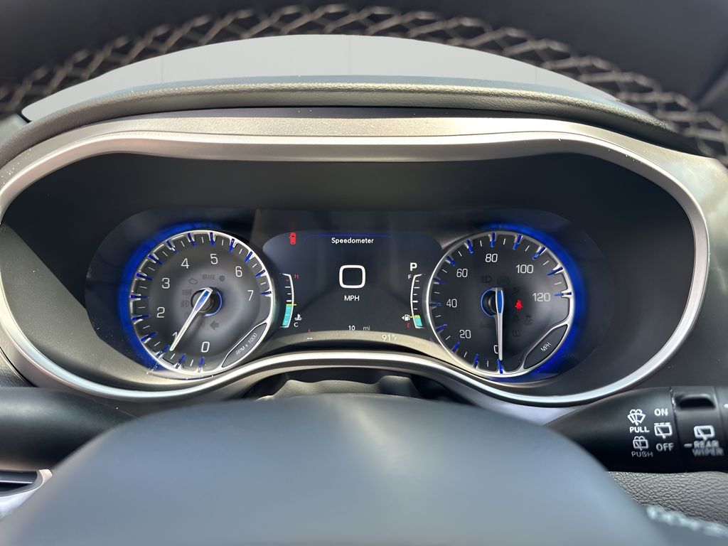 2026 Chrysler Voyager LX photo 32