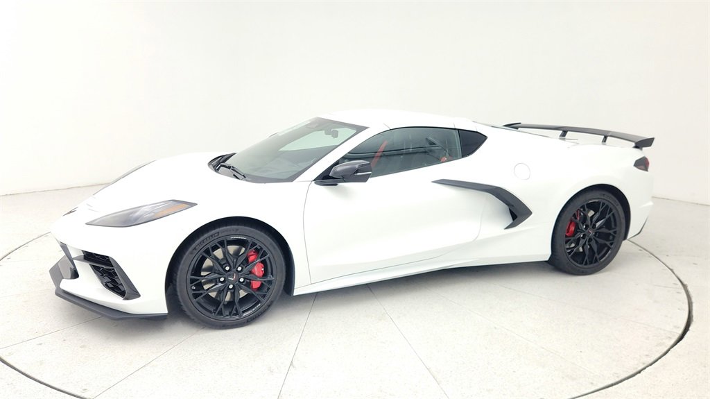 2026 Chevrolet Corvette Stingray photo 2