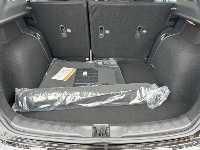 2025 Nissan Kicks Play S photo 8