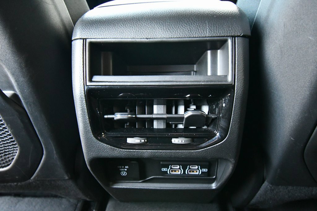 2024 Jeep Grand Cherokee Altitude photo 17