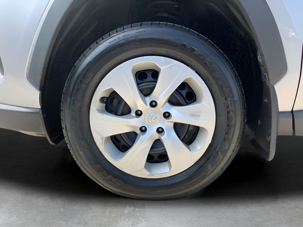 2019 Toyota RAV4 LE photo 27