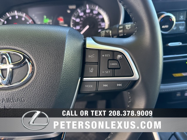 2023 Toyota Highlander L photo 28