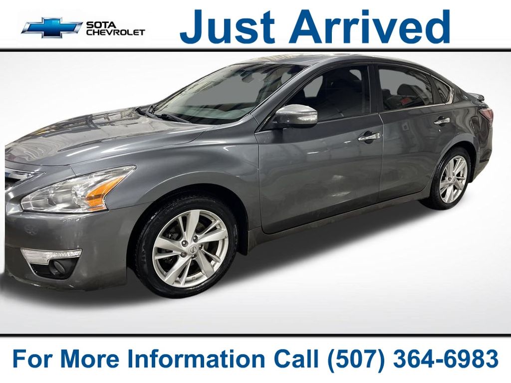 2015 Nissan Altima SL's photo