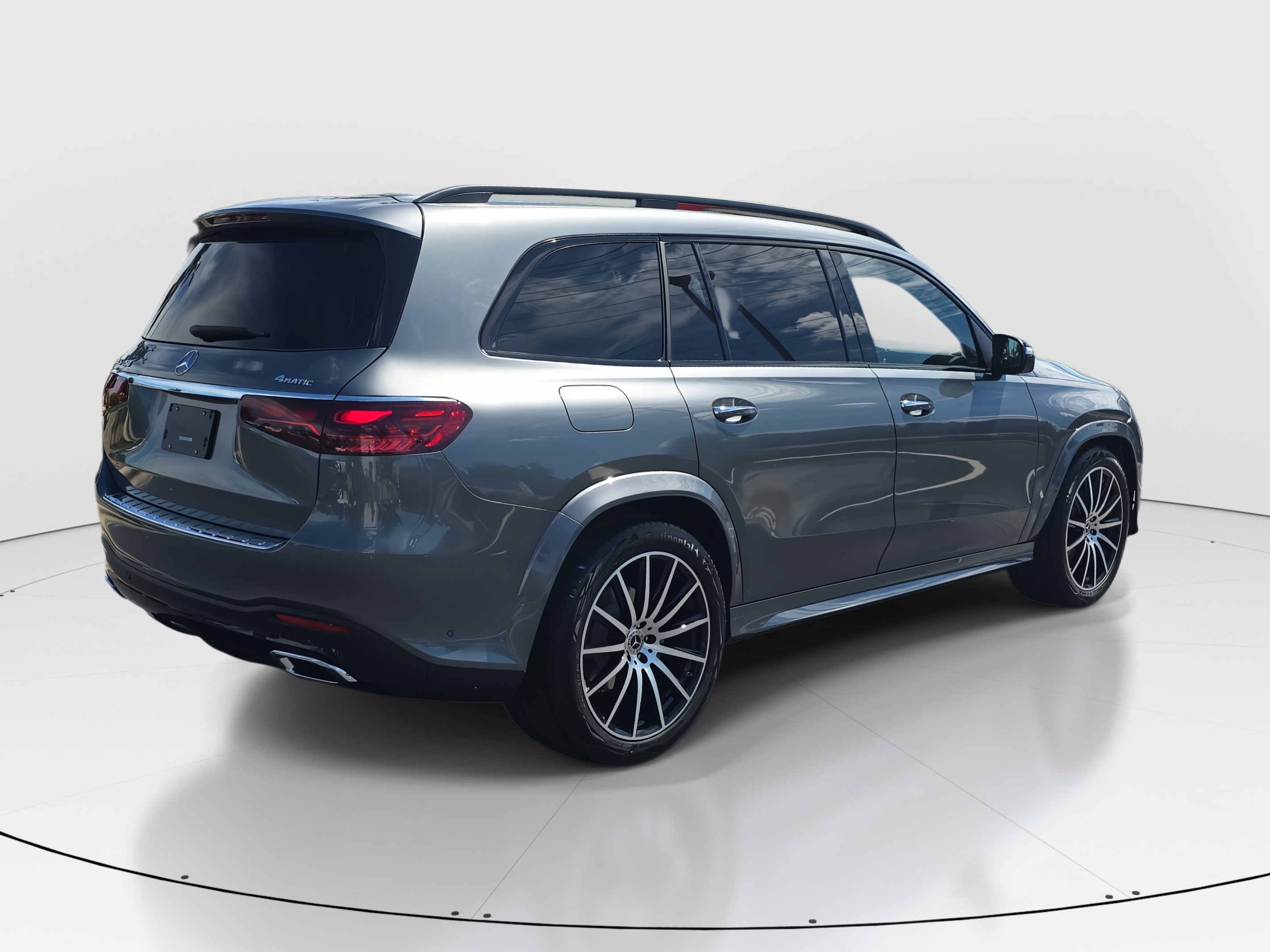 2026 Mercedes Benz GLS 450 4MATIC photo 4