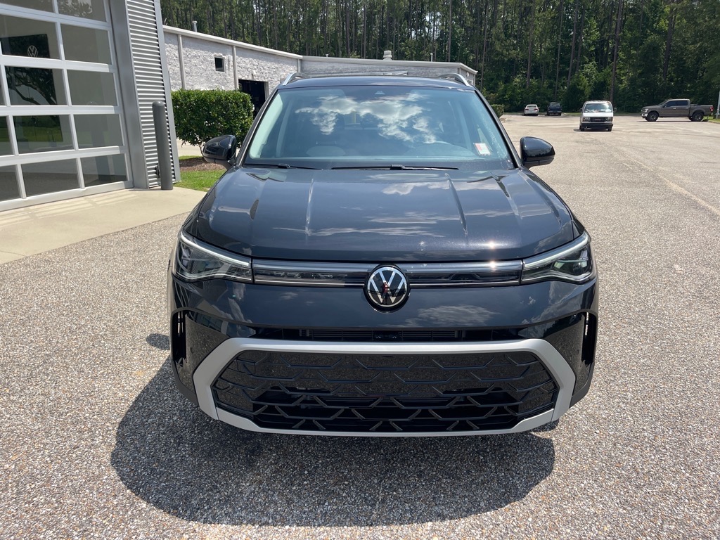 2025 Volkswagen Taos SEL photo 2