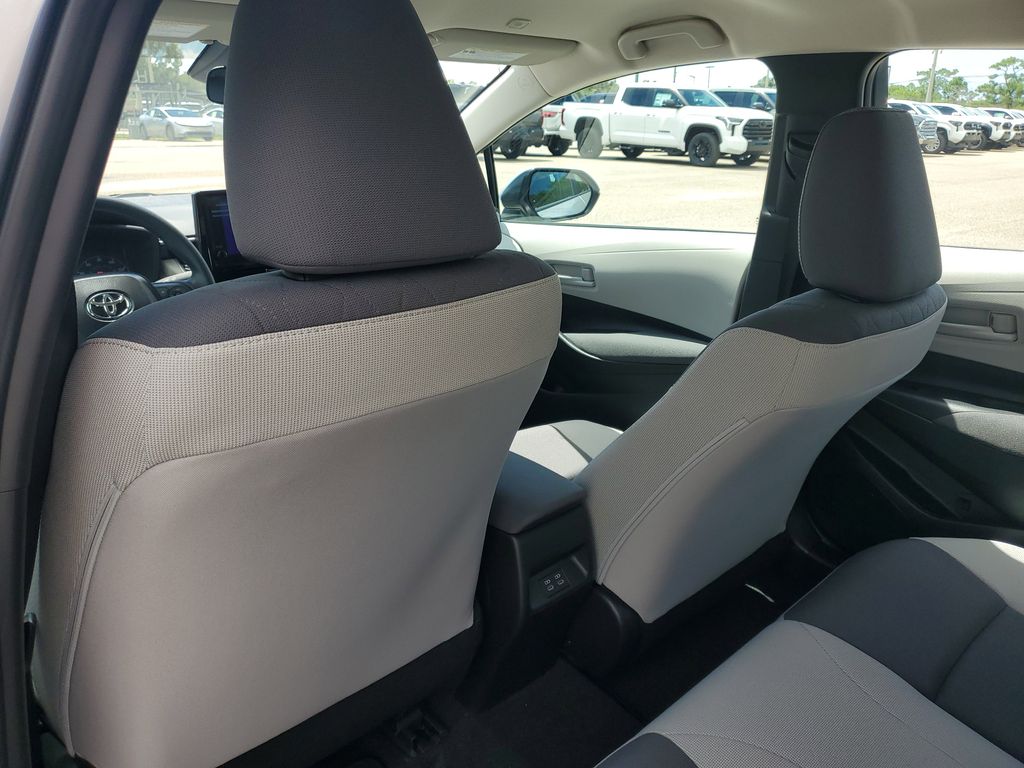 2025 Toyota Corolla LE photo 16