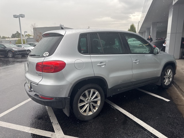 2014 Volkswagen Tiguan SE photo 2