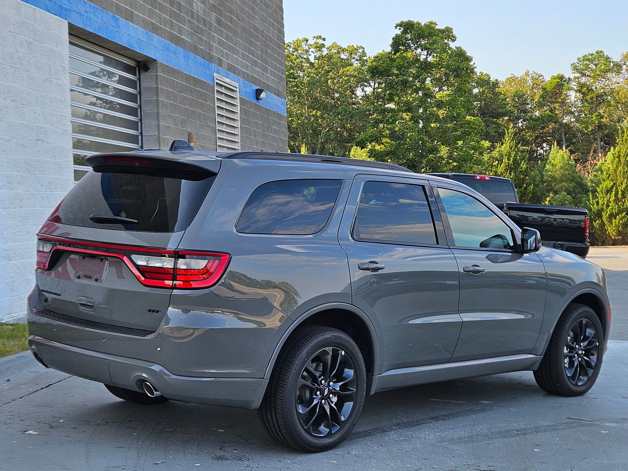 2025 Dodge Durango GT photo 2