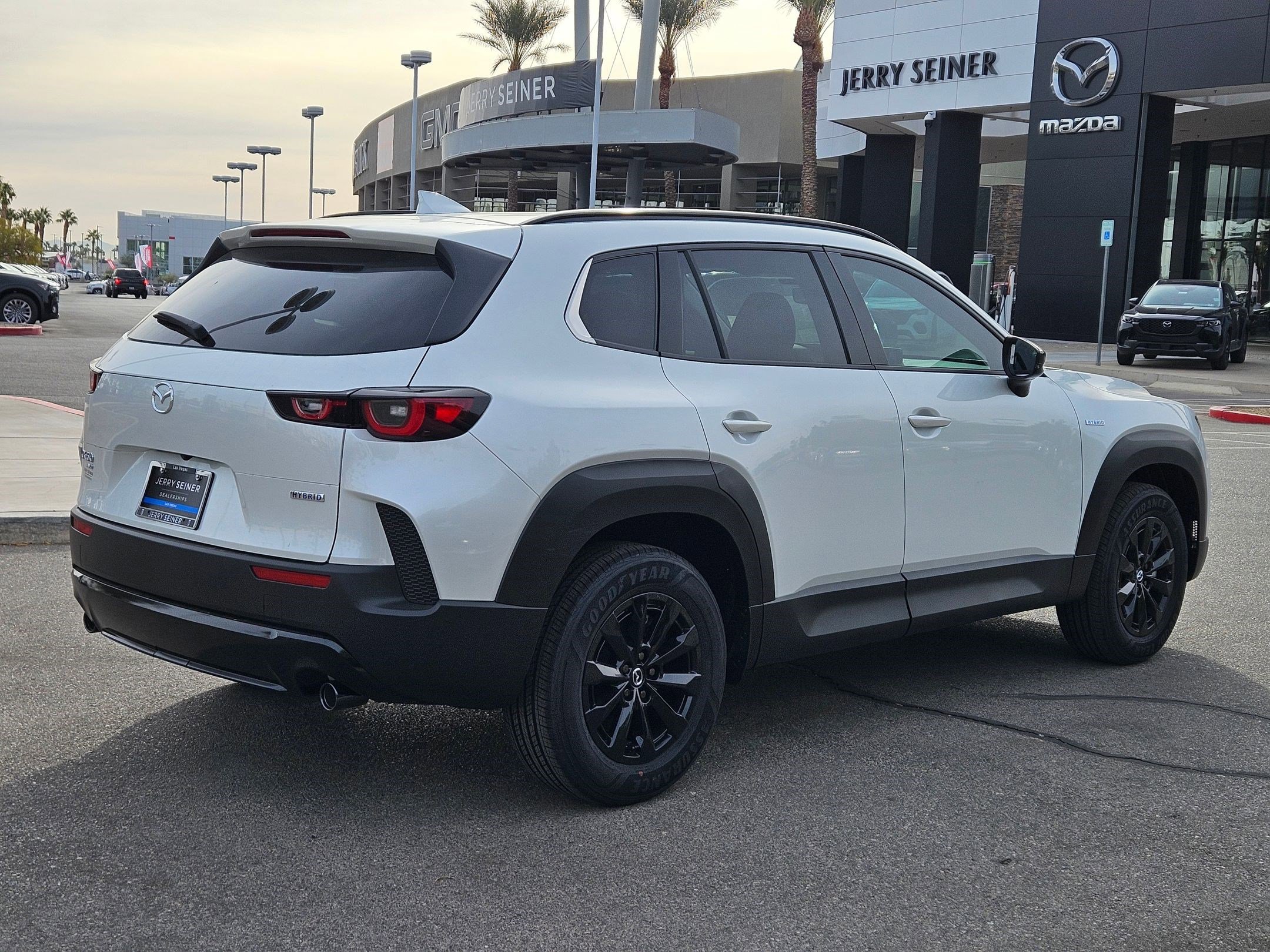 2025 Mazda CX-50 Premium photo 5