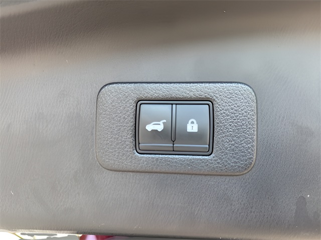2021 Nissan Armada Platinum photo 24