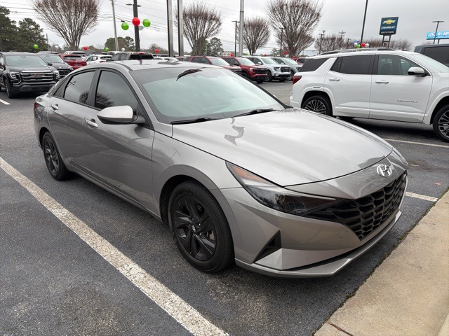 2023 Hyundai Elantra SEL's photo