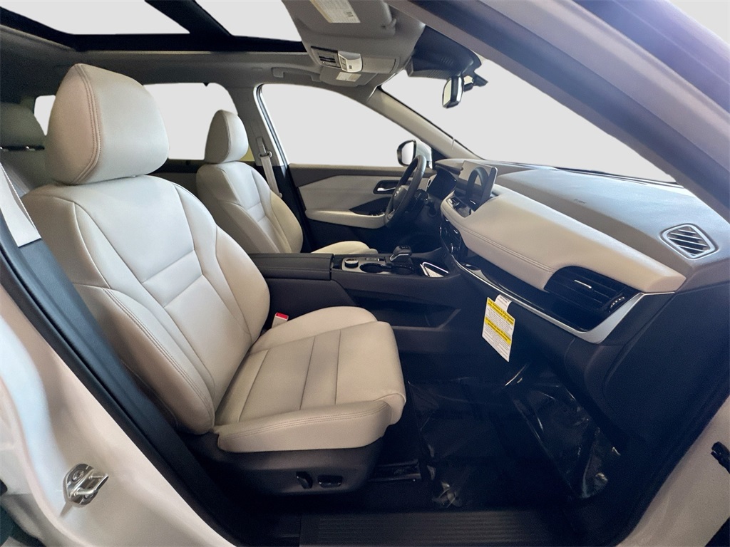 2025 Nissan Rogue SL photo 9