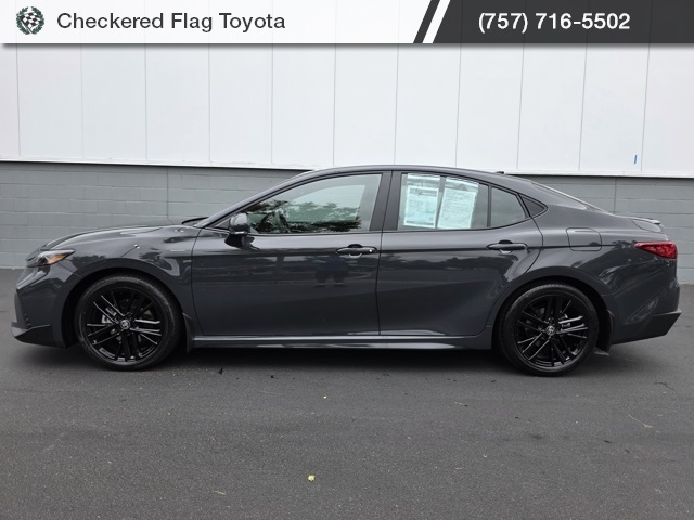 2025 Toyota Camry SE photo 3