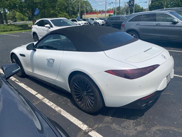 2024 Mercedes Benz SL 43 AMG photo 2