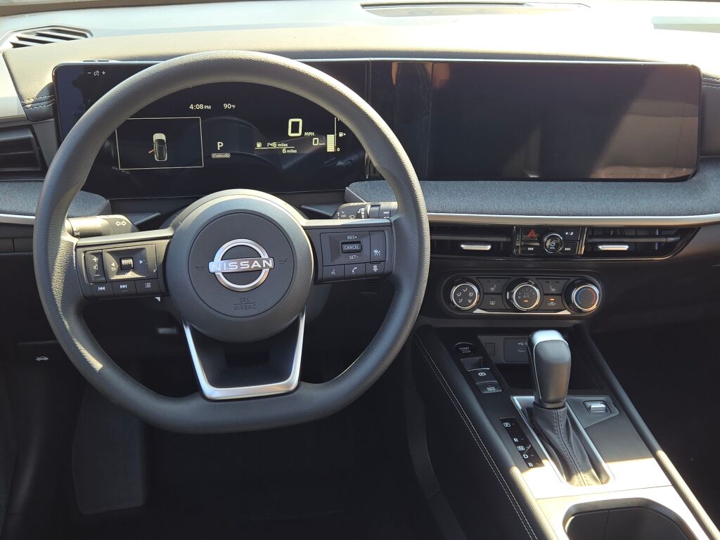 2025 Nissan Kicks SV photo 13