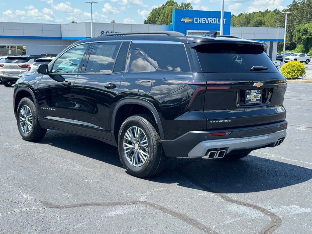 2026 Chevrolet Traverse photo 2