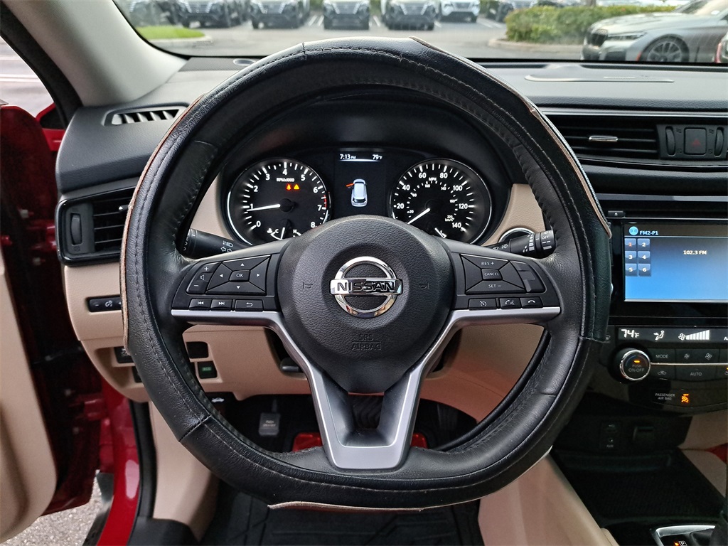 2017 Nissan Rogue SV photo 25