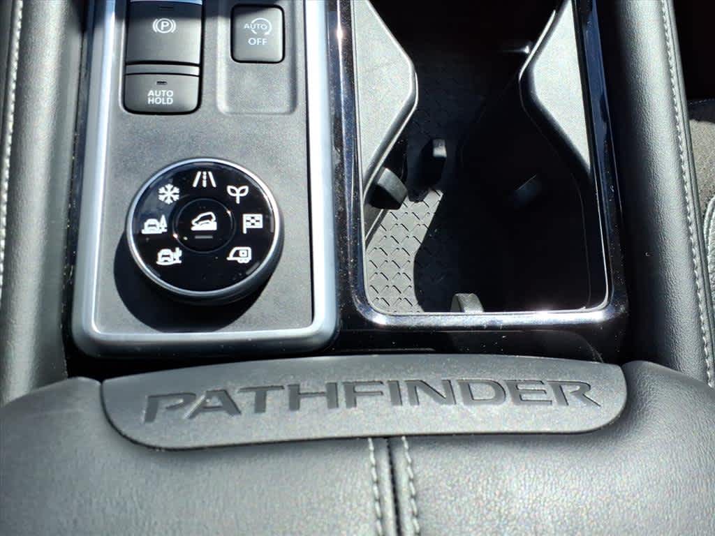 2024 Nissan Pathfinder SL photo 19