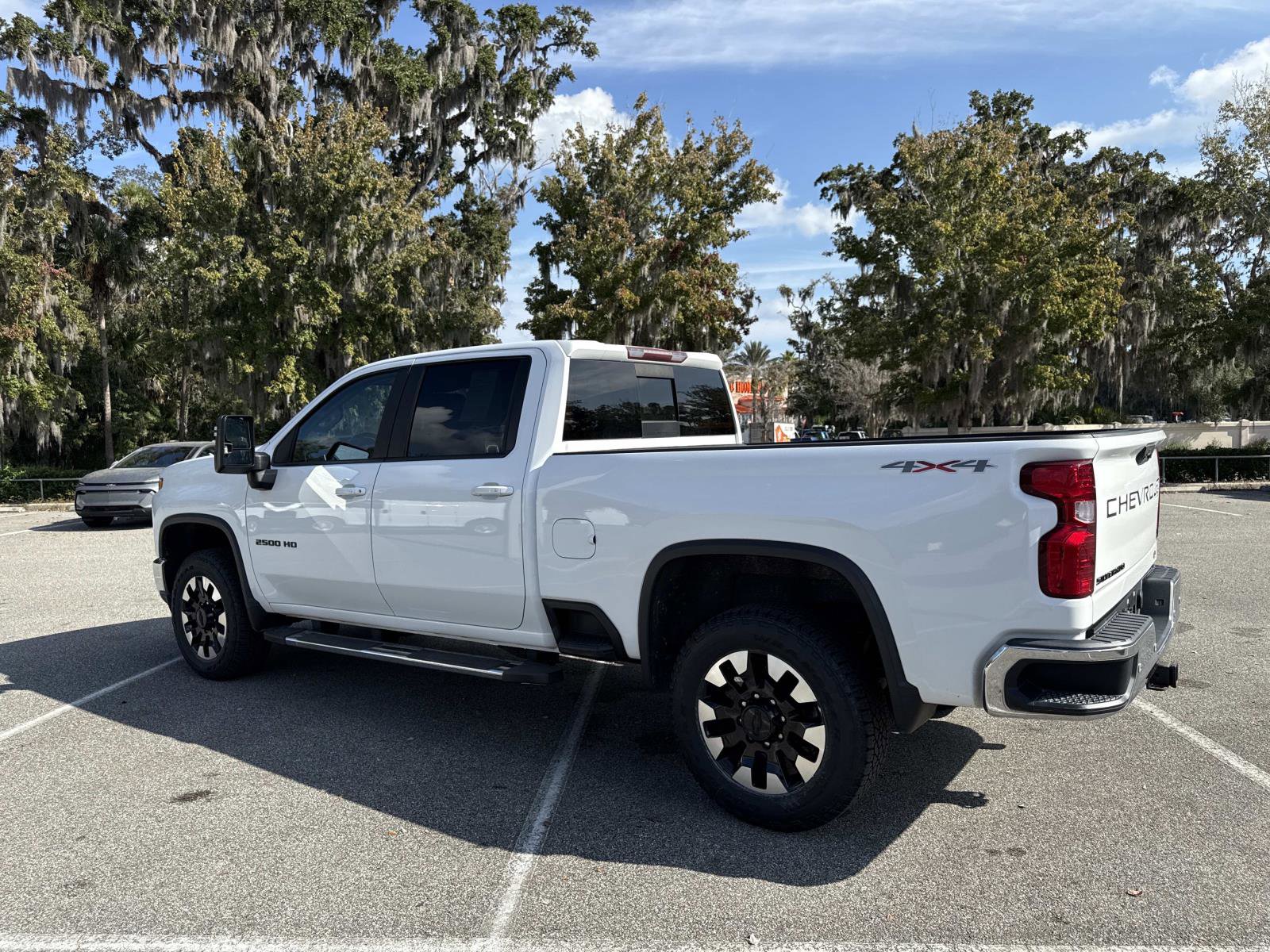2020 Chevrolet Silverado 2500HD LT photo 2