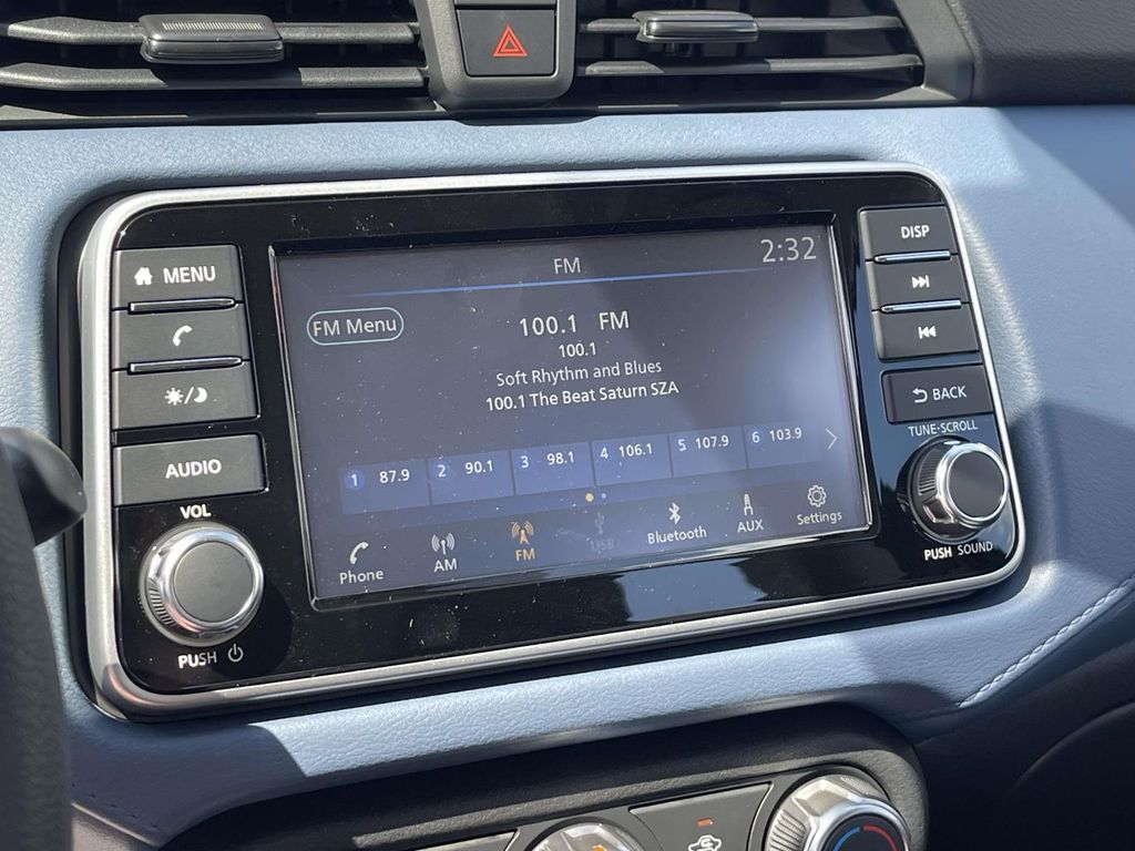 2025 Nissan Versa SV photo 26