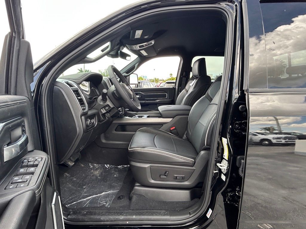 2025 Ram 3500 Laramie photo 8