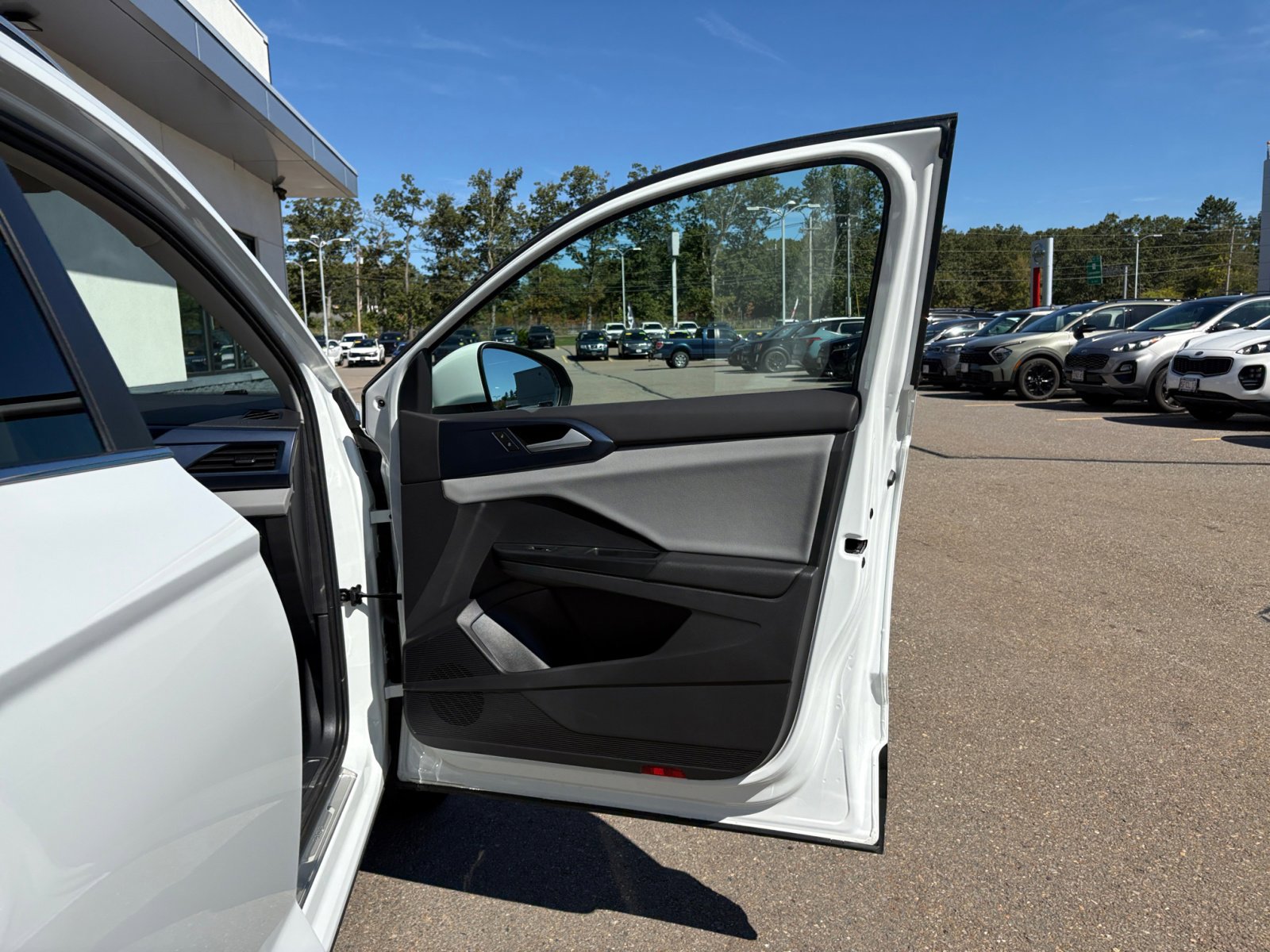 2022 Volkswagen Taos SE photo 29