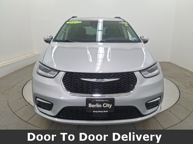 2023 Chrysler Pacifica Limited photo 2