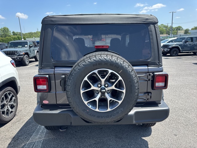 2025 Jeep Wrangler Sport S photo 4