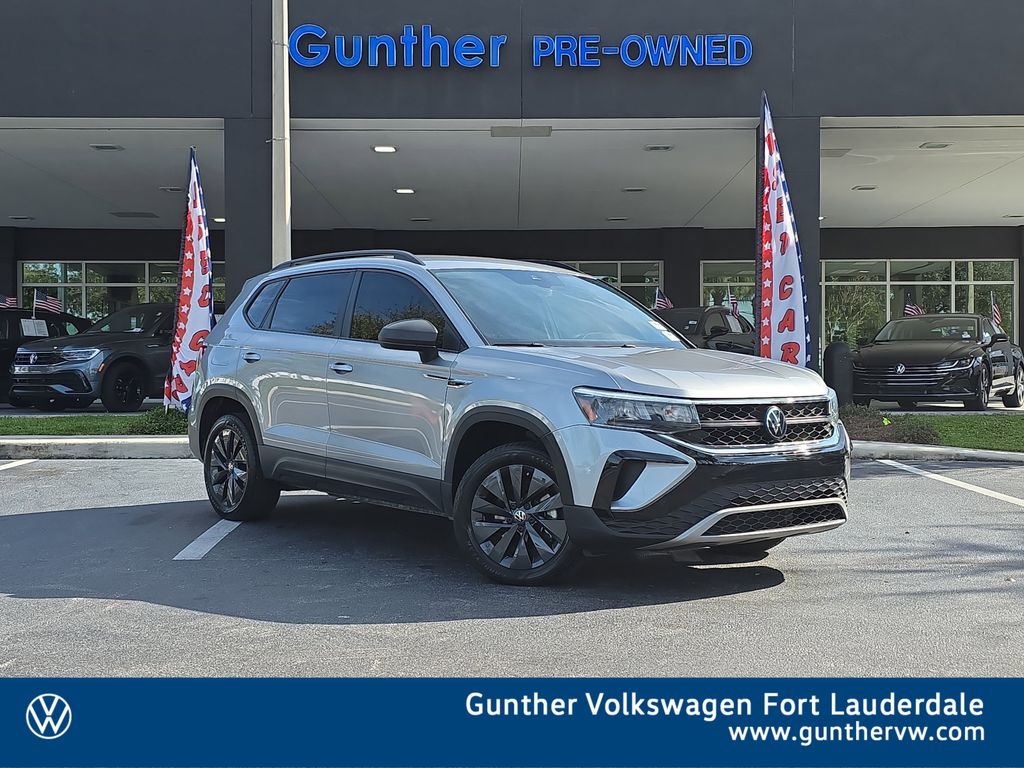 2024 Volkswagen Taos S's photo