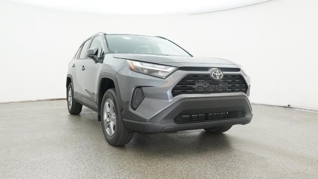2025 Toyota RAV4 Hybrid XLE photo 31