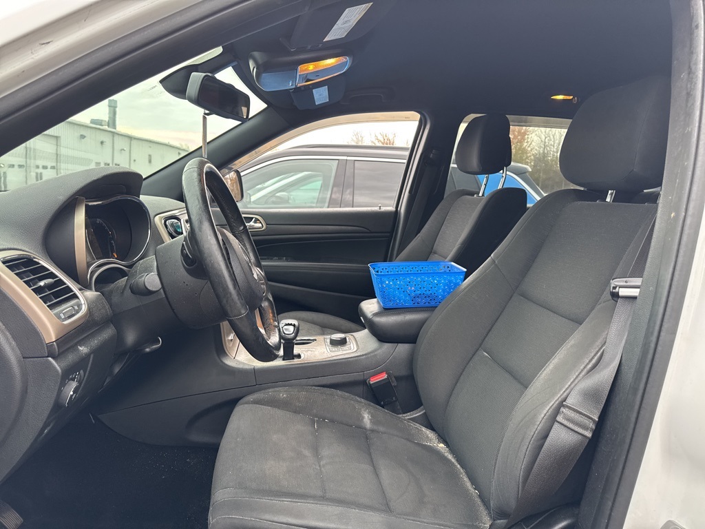 2015 Jeep Grand Cherokee Laredo photo 2