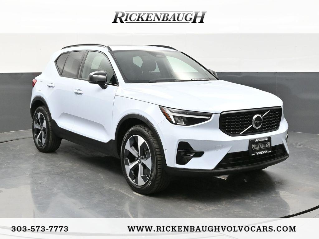 2025 Volvo XC40 Plus