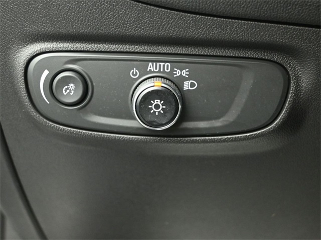 2022 CHEVROLET EQUINOX - Image 11