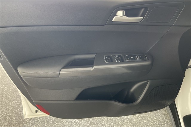 2020 Kia Sportage LX photo 4