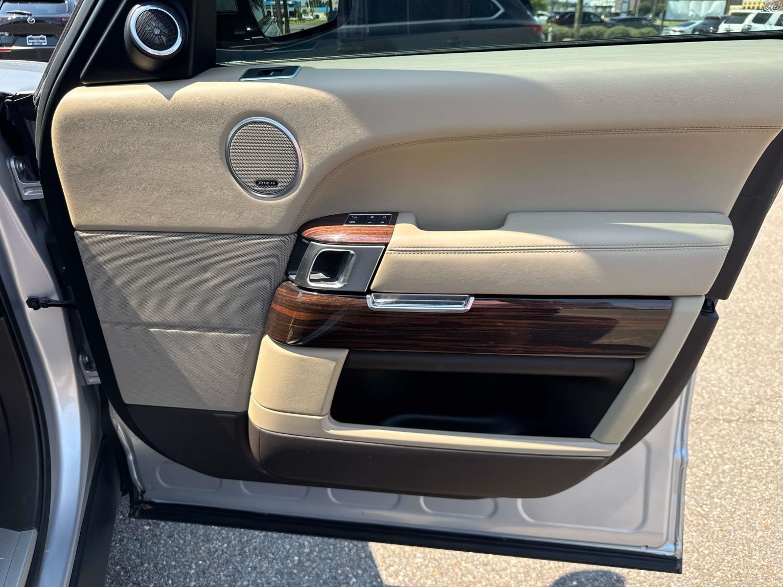 2016 Land Rover Range Rover SuperCharged HSE photo 13