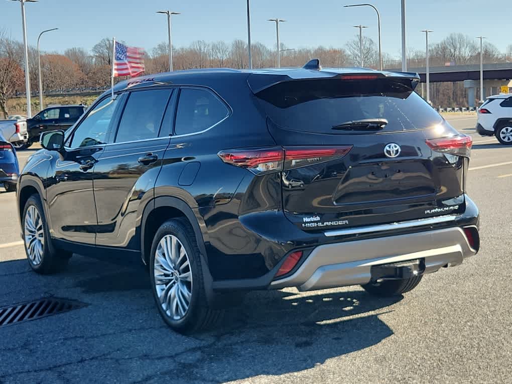 2024 Toyota Highlander Platinum Sport photo 3