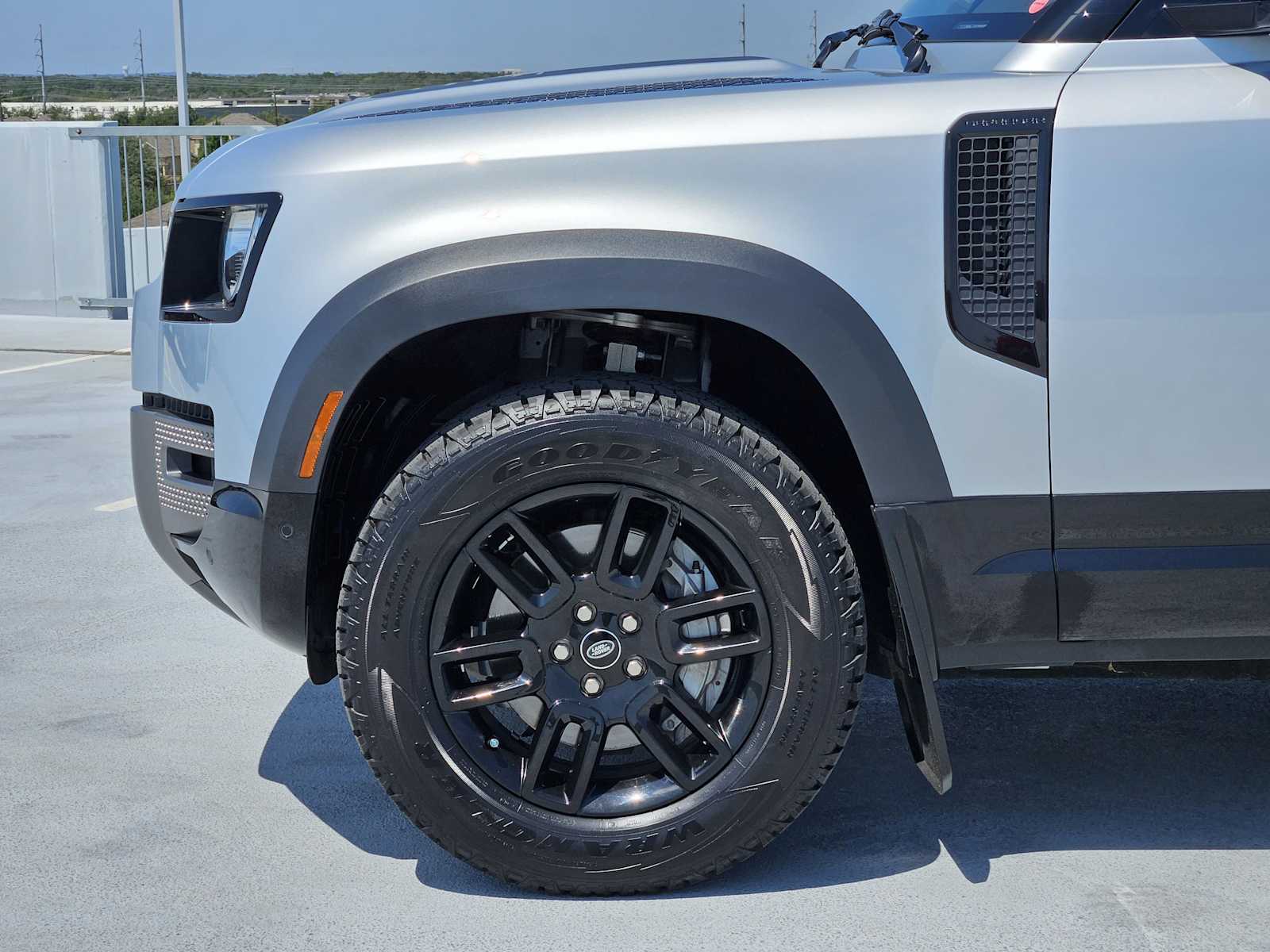 2022 Land Rover Defender X-Dynamic S photo 10