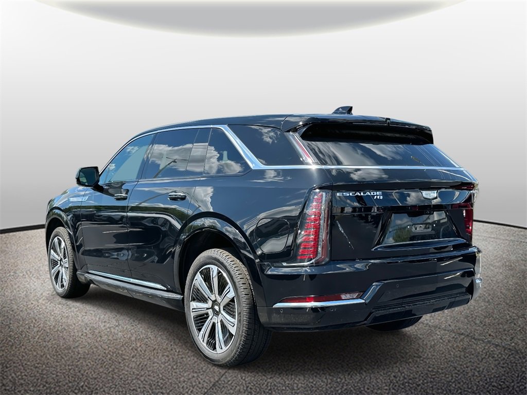 2025 Cadillac Escalade IQ Luxury photo 4