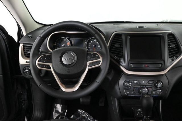 2017 Jeep Cherokee Latitude photo 3