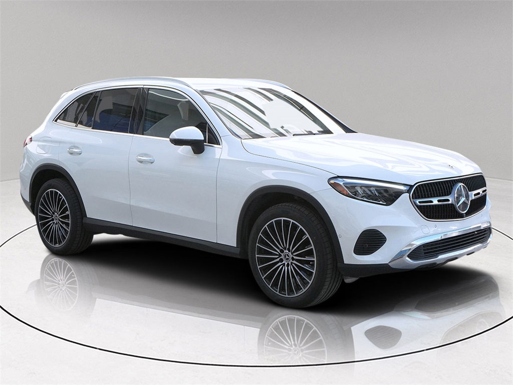 2025 Mercedes-Benz GLC Base's photo