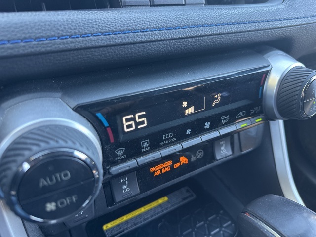 2020 Toyota RAV4 Hybrid XSE photo 18